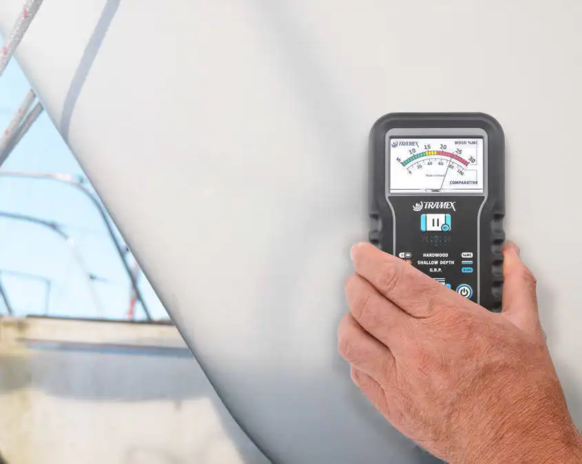 smm5-front-with-hand-on-boat-hull-bow-3-lh